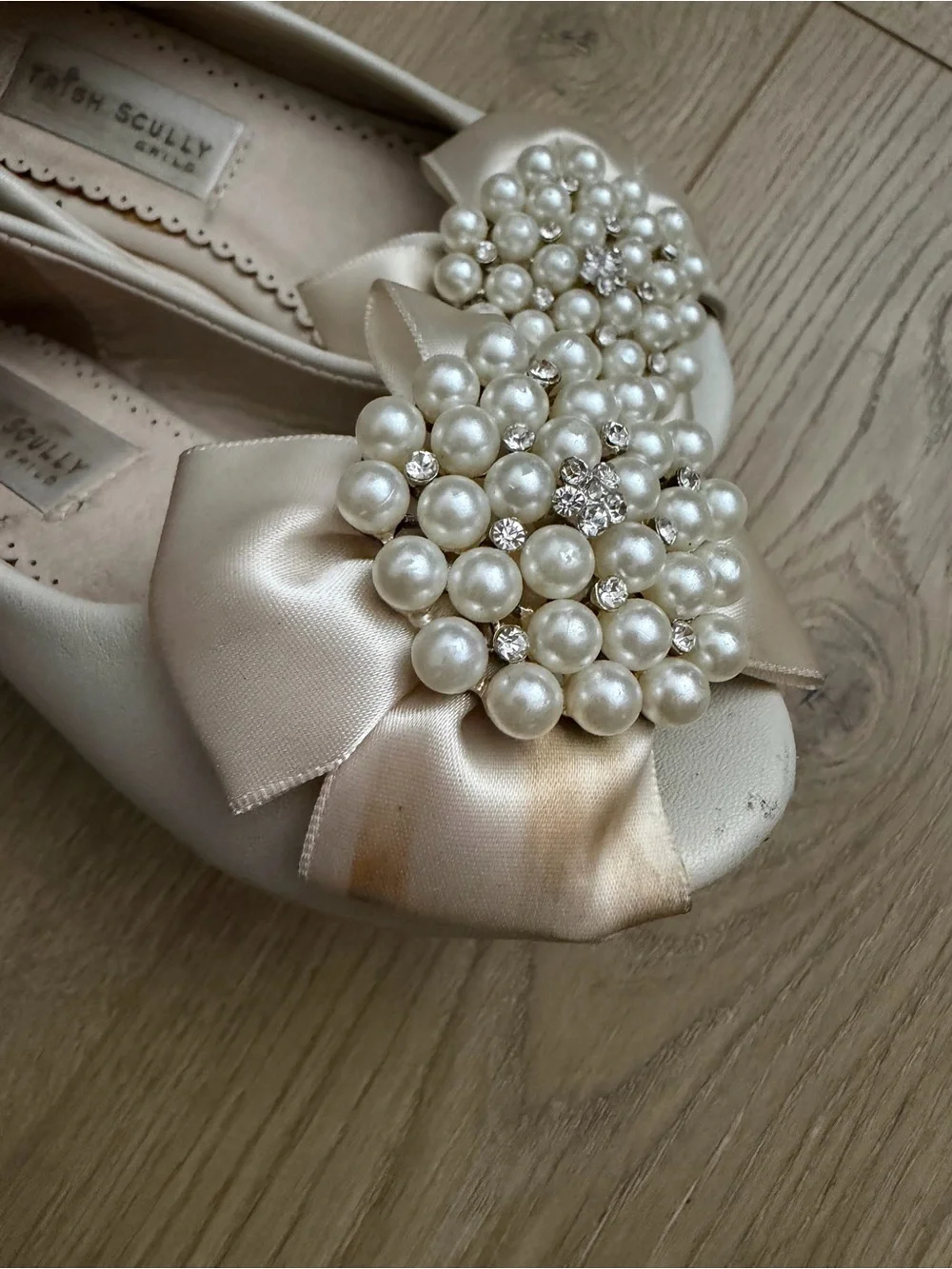 Trish scully size 10c girls Pearl Bow Embellished Ivory Flats - toddler